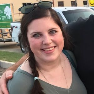 Meet your Posher, Emily